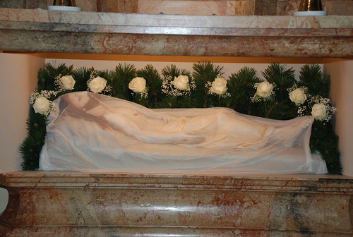 Heiliges Grab in der Osternacht in Phyra